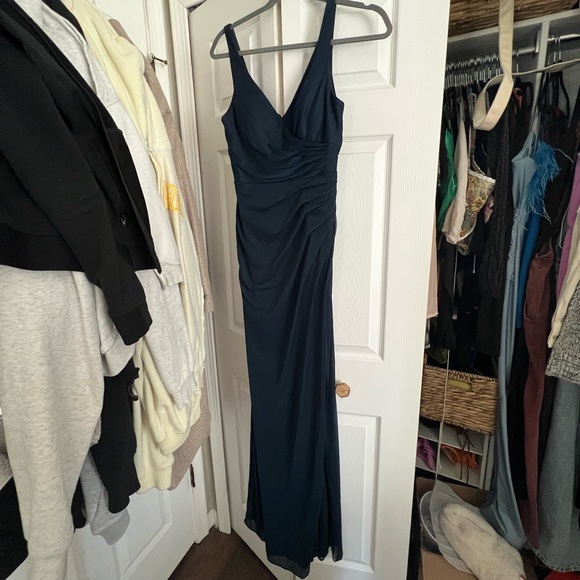 Navy blue gown - Picture 2 of 7